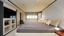 Motor yacht MOSKING - Master Cabin TV